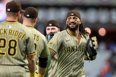 Tatis launches 3-run bomb for Padres on way to 5-1 win over Royals