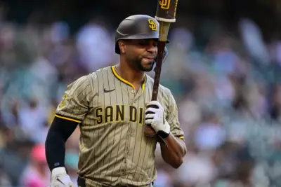 Padres tie it up in ninth only to see Dodgers walk it off for 4-3 win