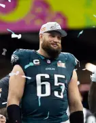 Pancake party 🥳🥞🎉: Watch Eagles offensive linemen destroy defenders