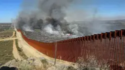 Brush fire straddles U.S.-Mexico border near Campo